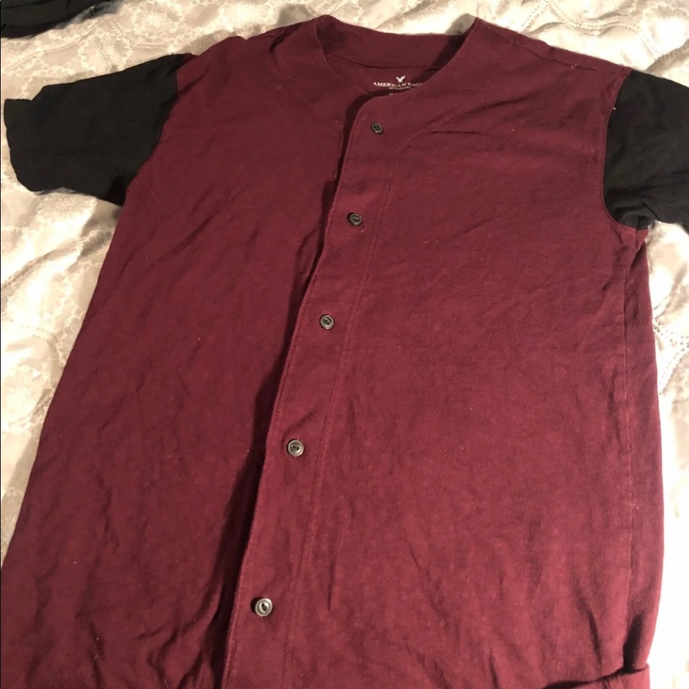 XS American Eagle shirt
